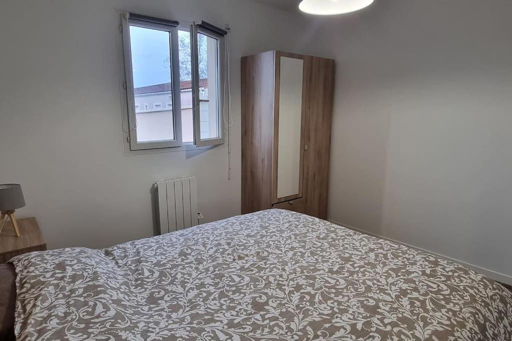 Belle Maison Climatisee Renovee Pac-Man Entre Collegues, Amis, Famille - Barbecue - Netflix - Prime - Baby Foot 50Cts Saint-Seurin-sur-l'Isle Exterior photo