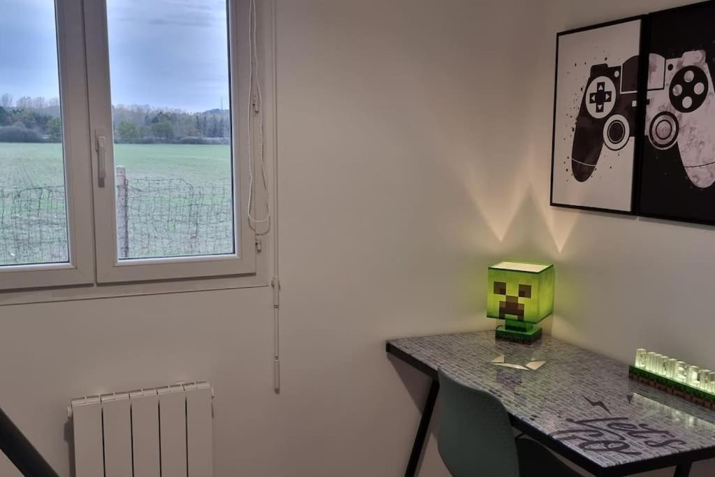 Belle Maison Climatisee Renovee Pac-Man Entre Collegues, Amis, Famille - Barbecue - Netflix - Prime - Baby Foot 50Cts Saint-Seurin-sur-l'Isle Exterior photo